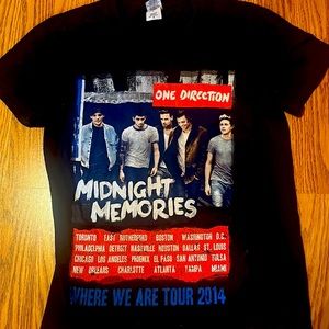 ( Rare ) One Direction concert tee (2014) size small